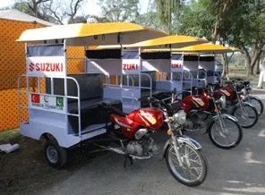 Pakistan'da yaralar sarılıyor