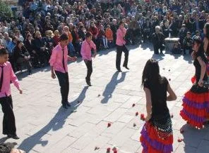 Romanlar, şenlikte buluştu