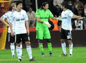 Schuster: Türkiye'de 60'lı yılların futbolu oynanıyor