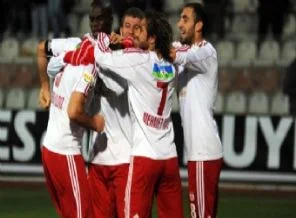 Sivasspor tarihine ekleme yaptı