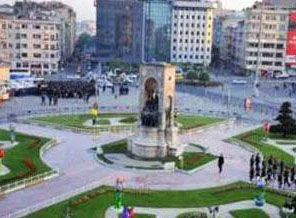 Taksim'de polis alarma geçti