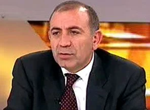 Tekin'den canlı yayında fırça