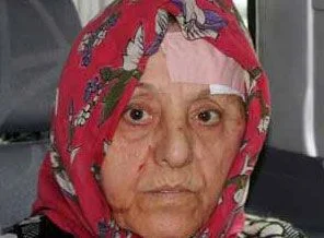 Yaşlı kadını darp edip ziynetlerini aldılar