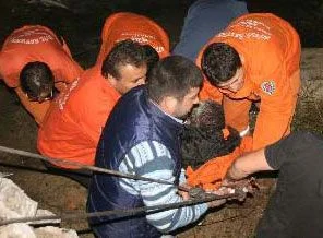 Zonguldak'ta araç şarampole uçtu