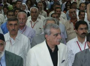 4 dilde Kürt sanatı ve edebiyatı konferansı