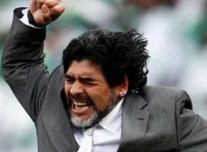 Ahmedinejad Maradona'yı istiyor