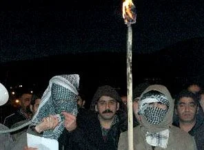 AK Parti İl binasına molotof kokteyli atıldı