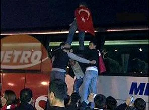 Asker uğurlamaları çileden çıkardı!