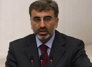 Bakan Yıldız'ın uçağı büyük tehlike atlattı