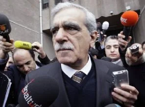 'Başbakan ve Kılıçdaroğlu'na eleştiri'