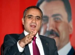 BBP'de 'iki bayrak, iki dil' tepkisi