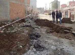 Belediye işçisi göçük altında kaldı