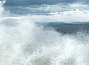 Bodrum'daki fırtına yük gemilerine zarar verdi