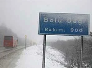 Bolu Dağı'nda yoğun kar yağışı!
