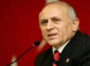 Burhan Kuzu'ya yumurtalı saldırı