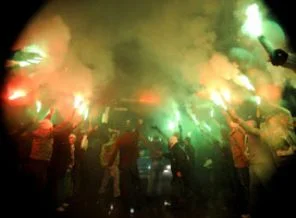 Bursaspor'a meşaleli karşılama