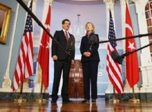 Dışişleri bakanı Davutoğlu Catherine Ashton ile görüştü