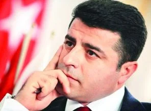 DTK: 'Ayrı bayrak ve özerk Kürdistan'