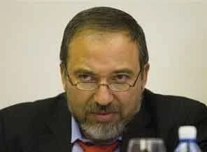 Eliezer: 'Netanyahu, Lieberman'ı durdurmalı'