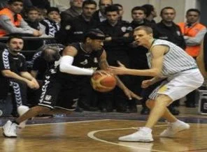 Iverson'lı Beşiktaş rahat yendi