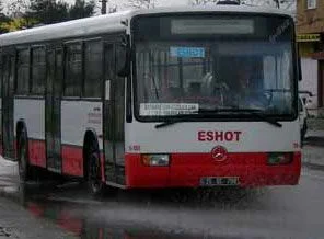 İzmir'de toplu taşımada cep hâlâ yasak