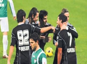 Kartal, şekerleme yaptı