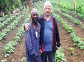 Komor Adaları'na patates yardımı