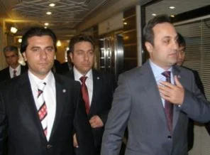 MMP'de istifa depremi