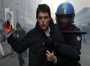 Öğrenciler Roma'yı yaktı