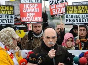 ÖZGÜR-DER 'Balyoz'a müdahil olmak istiyor