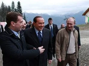 Putin'den ABD'ye imalı eleştiri