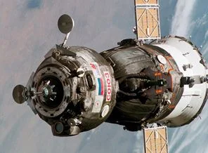 Soyuz, UUİ'ye kenetlendi
