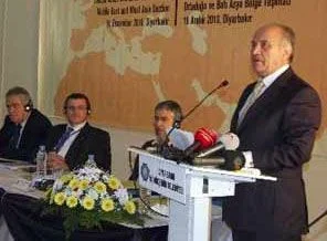 Topbaş Diyarbakır'da mesaj verdi