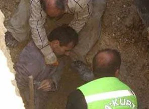 Toprağa gömülen işçi bir saatte kurtarıldı