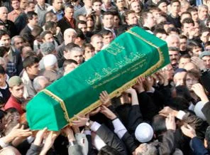 Tren kazasında ölen imamlar defnedildi