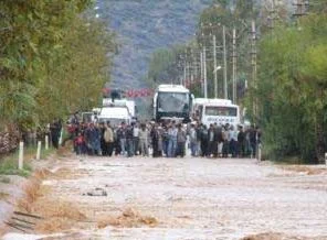 Türkiye Arnavutların yardımına koştu