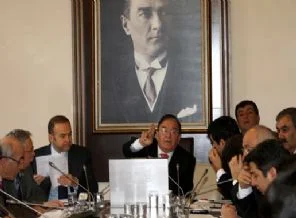 Adalet komisyonunda gerginlik
