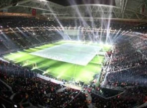 Arena'da G.Saray'a para bastı
