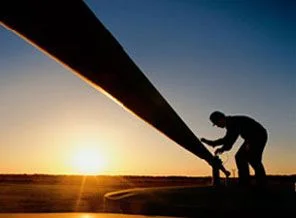 Azeri petrolünün Ukrayna'dan transit geçişi başladı
