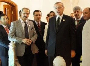 Başbakan, Şehit Harakani Türbesi'ni ziyaret etti
