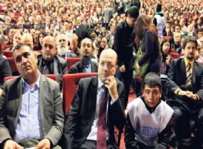 Büyük Alevî Kurultayı'nda İlhan Cihaner'e alkış