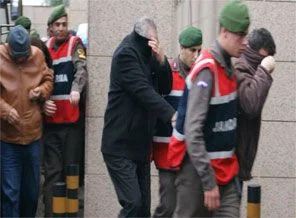 Çürük raporu çetesine 3 tutuklama