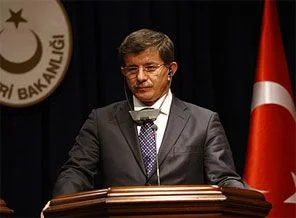 Davutoğlu: Merkel'in katkı yapacağını düşünmüştük