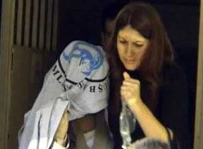 Doğurduğu bebeği çöpe attı