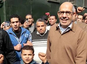 El Baradey, protestoculara katıldı