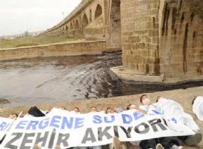 Ergene Nehri zehir saçıyor