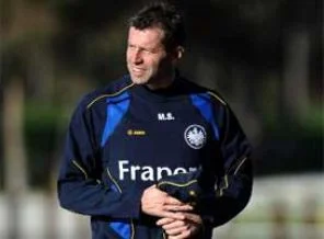Frankfurt, Skibbe'nin sözleşmesini uzattı