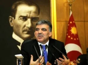 'Gül'ün çekinceleri beni mutlu etti'