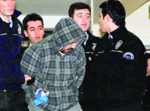Hava korsanına yolcu dayağı