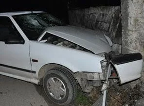 Hırsız kovalayan ekip kaza yaptı